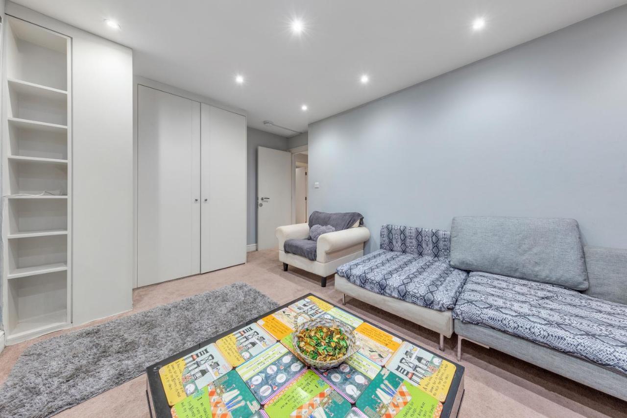 Elegant And Chic 2-Bedroom Basement Apartment In Paddington London Kültér fotó